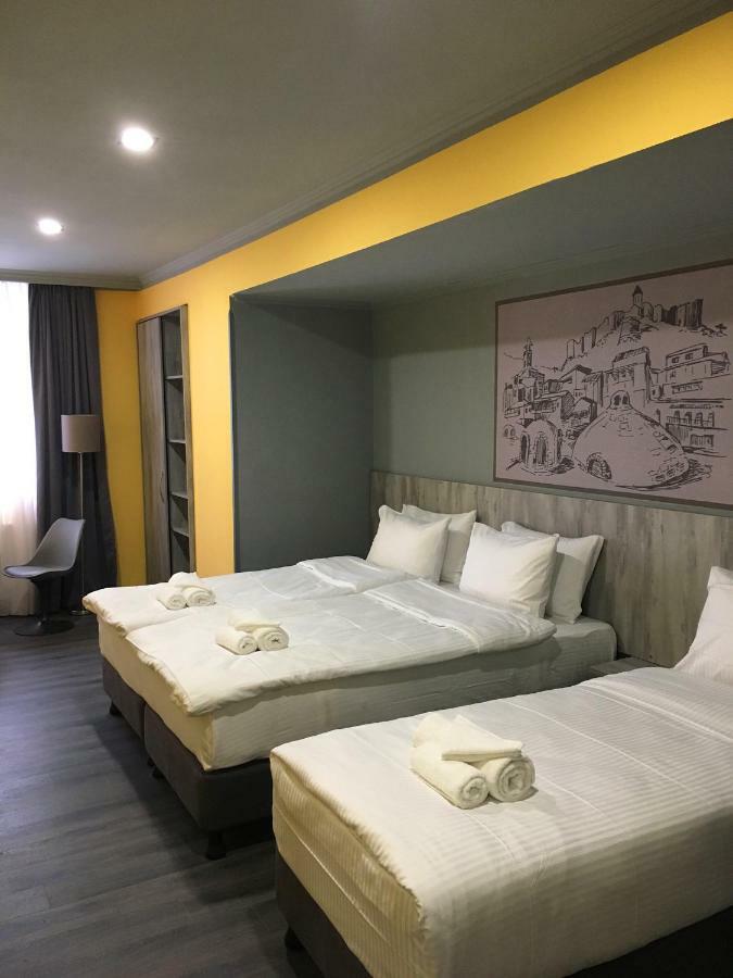 Atoneli Hotel Тбилиси Экстерьер фото