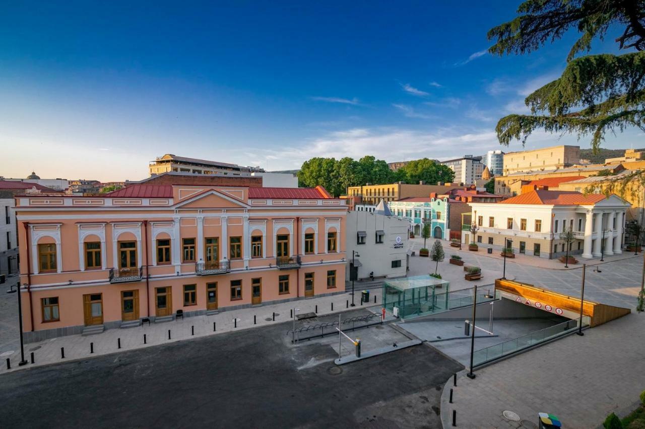 Atoneli Hotel Тбилиси Экстерьер фото