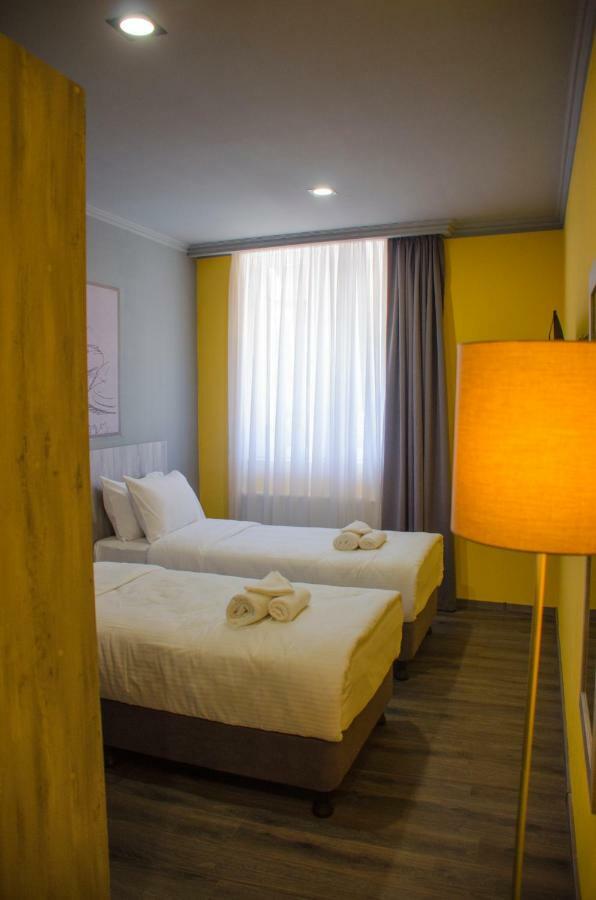 Atoneli Hotel Тбилиси Экстерьер фото