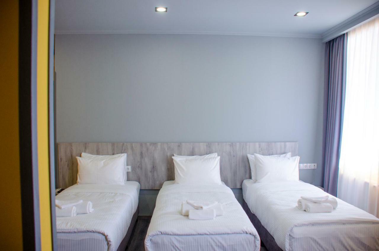 Atoneli Hotel Тбилиси Экстерьер фото